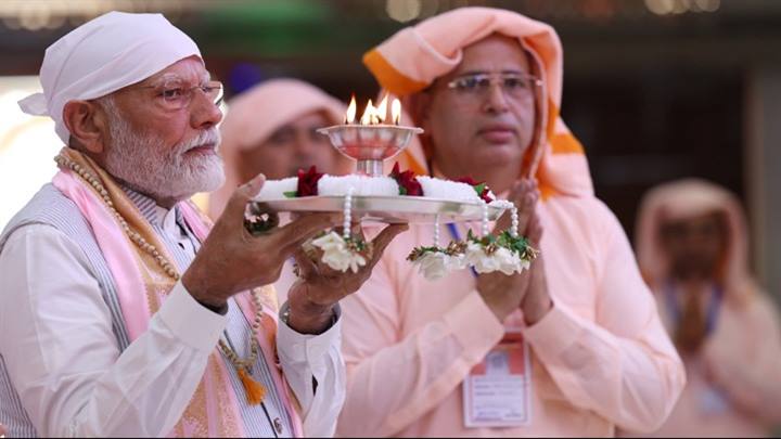 निष्काम सेवा ही दुनिया की सबसे बड़ी सेवा है, आनंदपुर धाम इसे निष्ठा के साथ आगे बढ़ा रहा : प्रधानमंत्री श्री मोदी