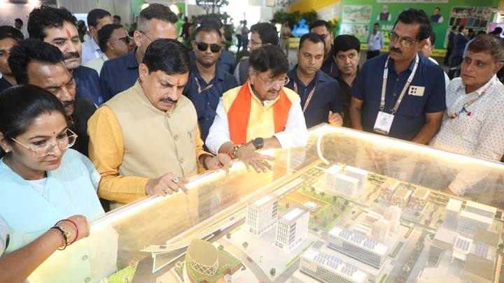मुख्यमंत्री डॉ. यादव ने किया "कल के शहरों का निर्माण" प्रदर्शनी का उद्घाटन