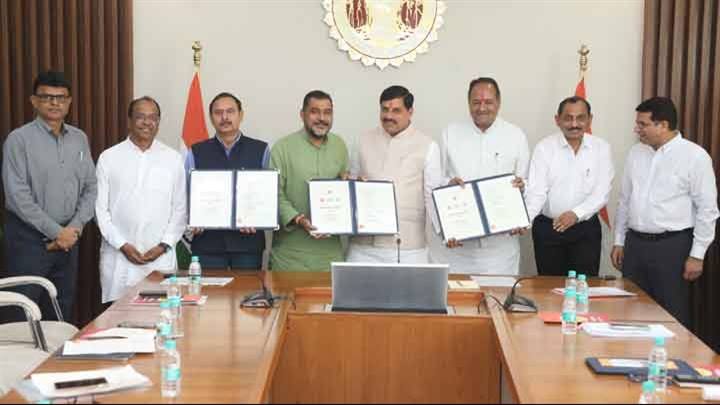 मुख्यमंत्री डॉ. यादव की मौजूदगी में आनंद ग्रामों के विकास और नदी संरक्षण पर हुए दो एमओयू
