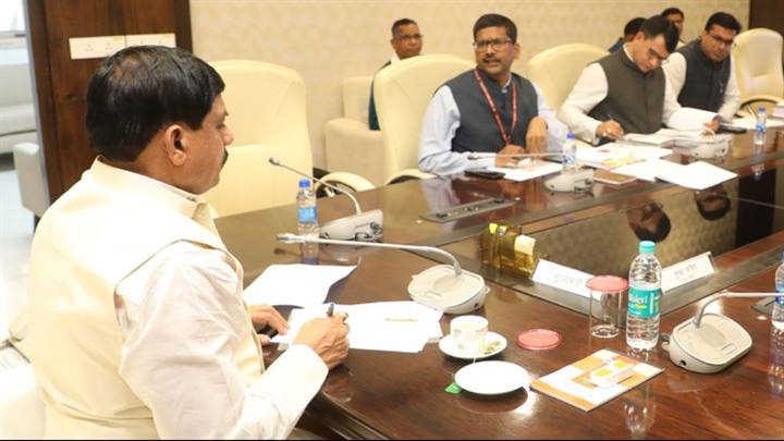 हर हाल में रोकें अवैध उत्खनन : मुख्यमंत्री डॉ. यादव