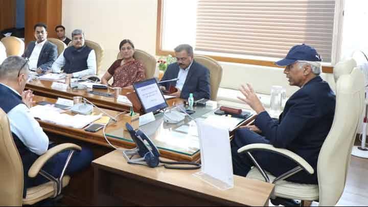 स्थानीय जनजातीय समुदाय का सशक्तिकरण हो लक्ष्य : मुख्य सचिव श्री जैन