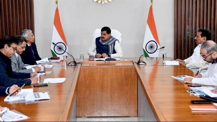 किसानों के कल्याण के लिए मिशन मोड में करें काम : मुख्यमंत्री डॉ. यादव