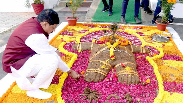 मुख्यमंत्री निवास में हुई गोवर्धन पूजा