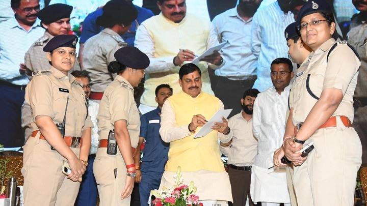 मुख्यमंत्री डॉ. यादव ने नशे से दूरी है जरूरी अभियान के संकल्प पत्र पर किए हस्ताक्षर