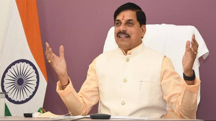 मुख्यमंत्री डॉ. मोहन यादव ने मुख्यमंत्री निवास स्थित समत्व भवन से श्री कृष्ण  गुरुकुल शिक्षा यात्रा उज्जैन के समापन कार्यक्रम को वर्चुअली संबोधित किया।