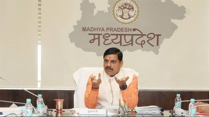 सभी नगरों में सीवरेज प्रोजेक्ट्स जल्द से जल्द पूरा करें : मुख्यमंत्री डॉ. यादव