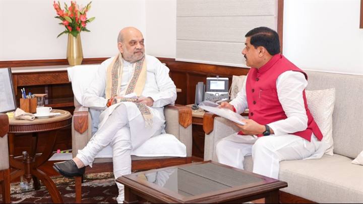 मुख्यमंत्री डॉ. यादव ने केंद्रीय गृह एवं सहकारिता मंत्री श्री अमित शाह से नई दिल्ली में की सौजन्य भेंट