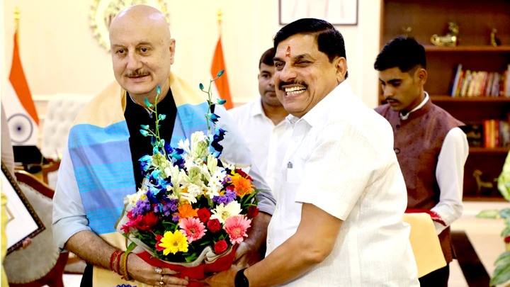 मुख्यमंत्री डॉ. यादव से अभिनेता श्री खेर ने की भेंट