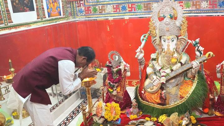 CM Shri Chouhan seeks blessings of Baadh wale Ganeshji